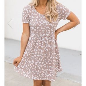 Pink Lily Medium Giraffe Print Dress